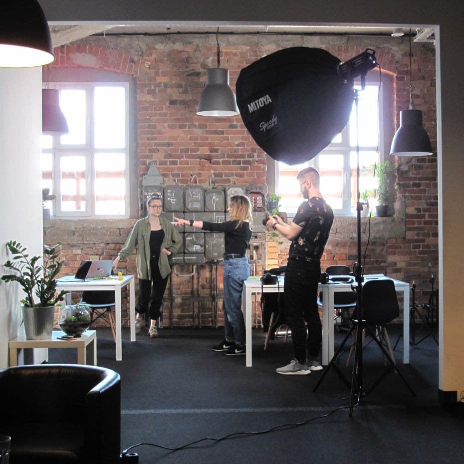 Sesja fotograficzna w biurze Revolve Healthcare
